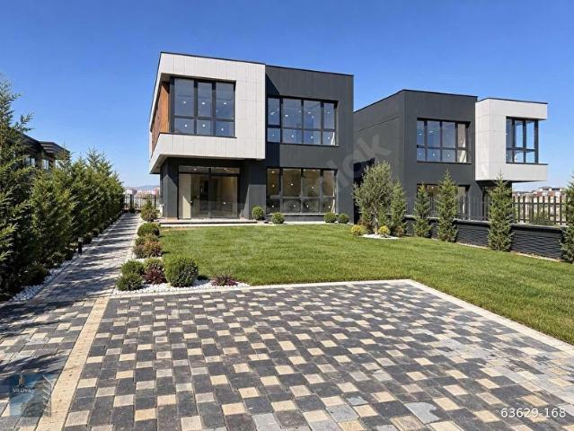 ZİRVE CADDESİNDE 350m ULTRA LÜKS 2 BAHÇELİ FIRSAT VİLLA