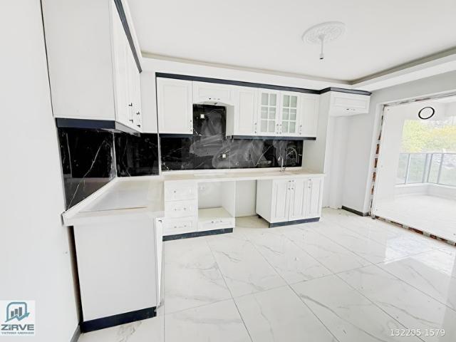 ZİRVE EMLAK'TAN AT ÇİFTLİĞİ YAKINI İSKANI ALINMIŞ SATILIK DAİRE