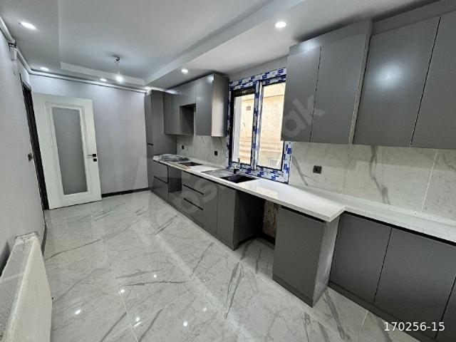 ZİRVE EMLAKTAN İHSANİYEDE SIFIR 2+1 KİRALIK DAİRE!