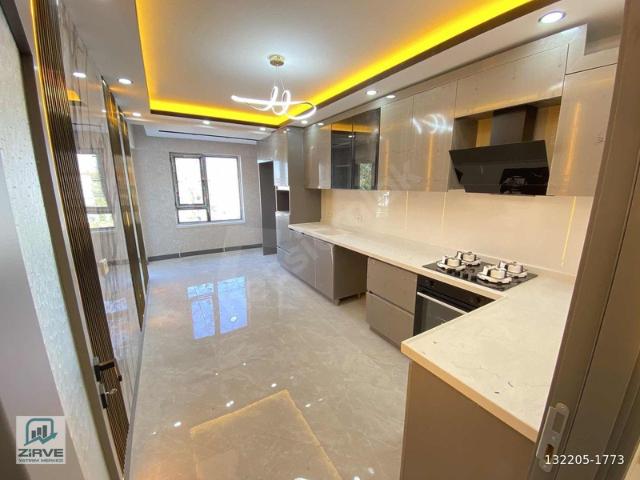 ZİRVE EMLAK'TAN ULTRA LÜXS BEŞİKKAYADA ÇİFT BANYO KİLERLİ DAİRE