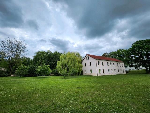 Zimmer Appartement verfügbar!