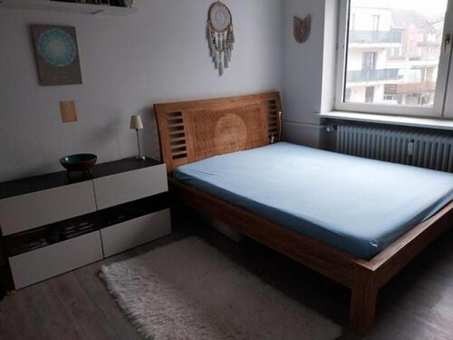 Zimmer für Pendlerinnen zentral, gepflegt, hell