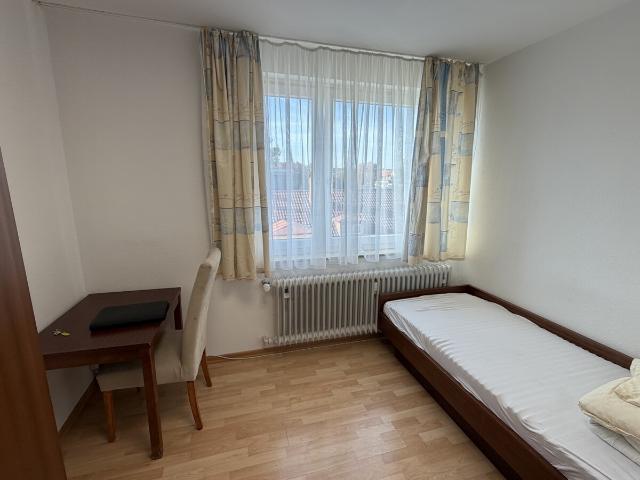 Zimmer mit eigenem Bad und Gemeinschaftsküche in der City von Neu Ulm