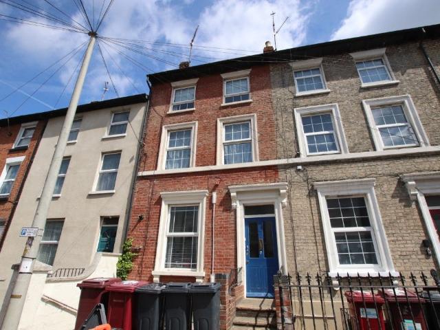 Zinzan Street, Reading RG1, 2 bed flat to rent, £1,300 pcm | PrimeLocation
