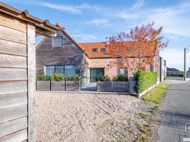 ZINGEM RUSTIG gelegen RECENTE woning met zicht op NATUU.