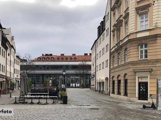 Zinshaus mit gemischter Nutzung und laufenden Sanierungsmaßnahmen