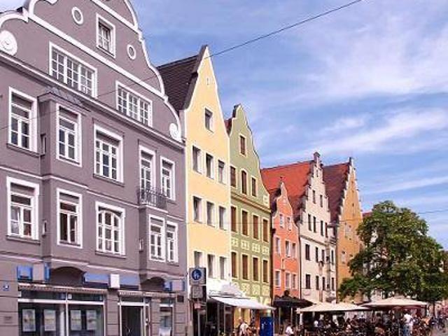 Zinshaus mit gemischter Nutzung und laufenden Sanierungsmaßnahmen