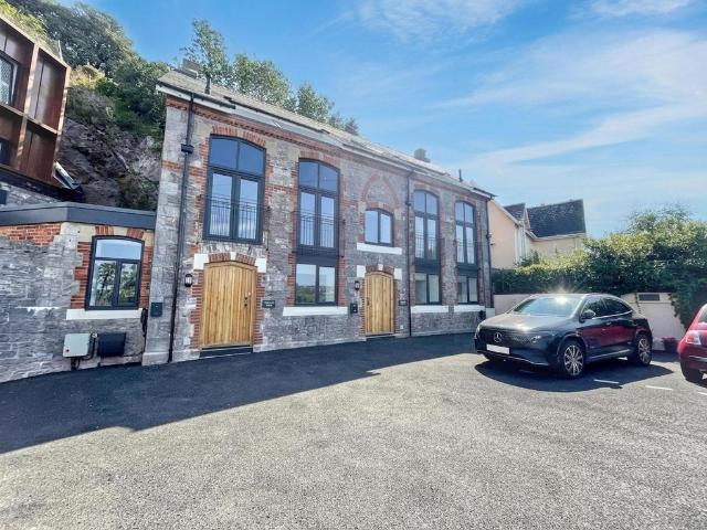 Zion Road, Torquay, TQ2 4 bed semi detached house to rent £1,450 pcm £335 pw