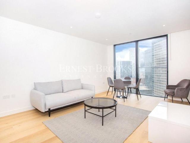 Zia Lucia, 75 Marsh Wall, London, E14 9WS, United Kingdom | 1 bed apartment for rent #128596172 | Rentberry