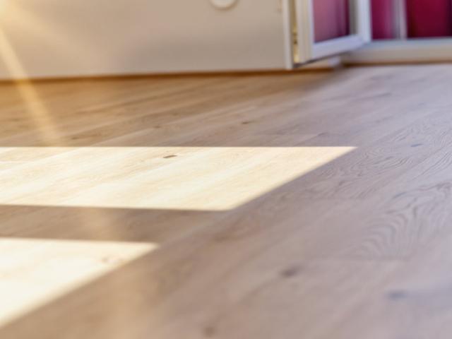 Ziegelmassiv Neubauwohnung | 96 m² Wohnfläche | Balkon & 2 Parkplätzen