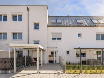 Ziegelmassiv Neubauwohnung | 96 m² Wohnfläche | Balkon & 2 Parkplätzen