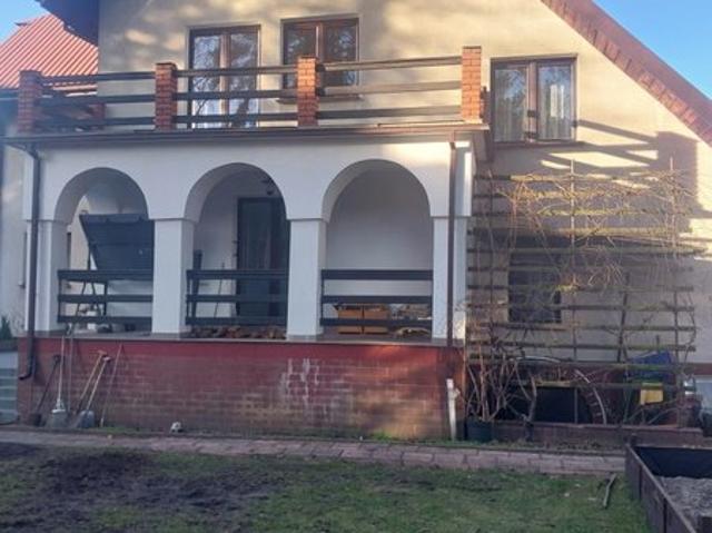 Dom 360 m² z dwoma wejściami, ogród i garaż