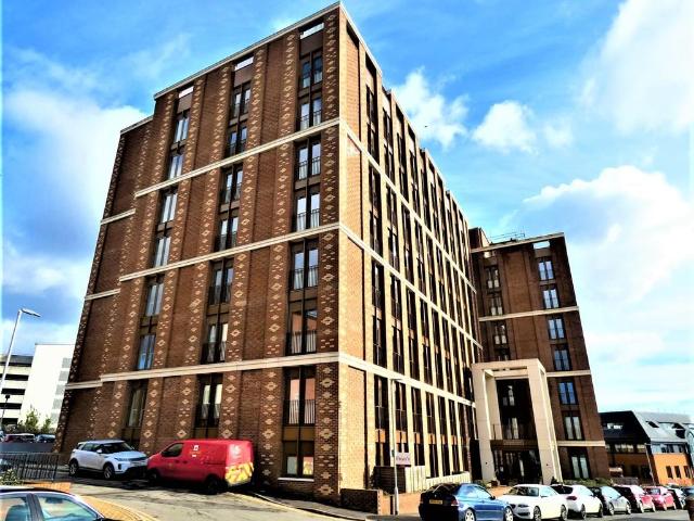 Ziggurat House on Grosvenor 1 bed flat to rent £1,300 pcm £300 pw