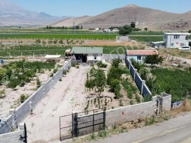 Zile Mahallesinde Doğayla İç İçe Satılık Hobi Bahçesi Ve Bağevi