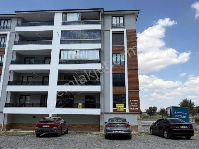 Zirve Emlak Kiralıyor Yarenler Bulvar Yolu 3+1 160m2 1.kat Daire