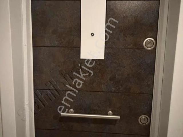 Zirve Emlak Kiralıyorr Yeni Mah 3+1 160m2 2.kat Garajlı Daire