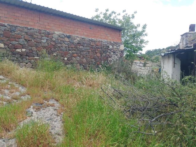 Zirve Emlaktan Satılık Bahçeli Köy Evi