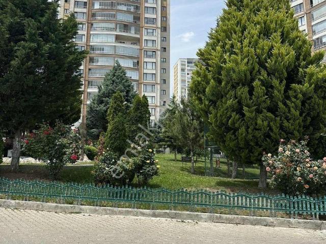 Zirve Park Sitesinde Satılık 6+2 Emsalsiz Daire