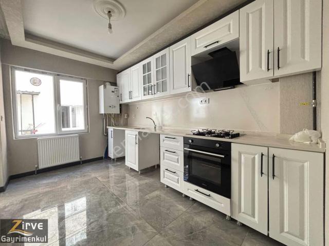 Zirveden Aski Bölgesi 2+1 Giyinme Odalı Kiralık Daire
