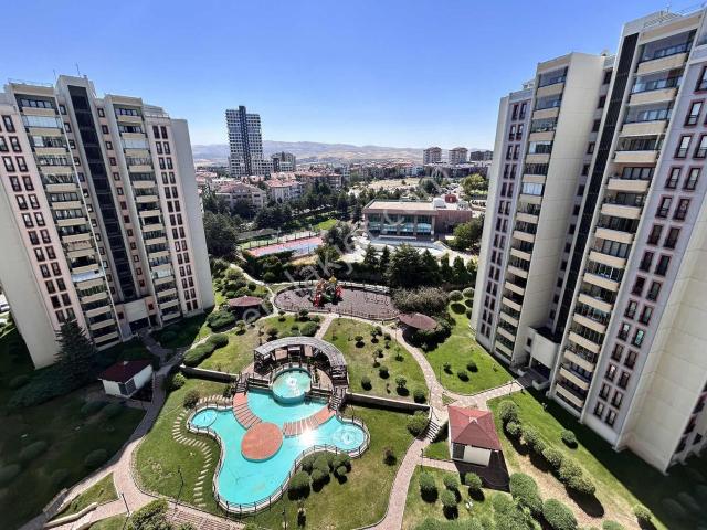 Zirvekent 1 Sitesi Kiralık 4+1 Çift Banyo & Cam Balkon