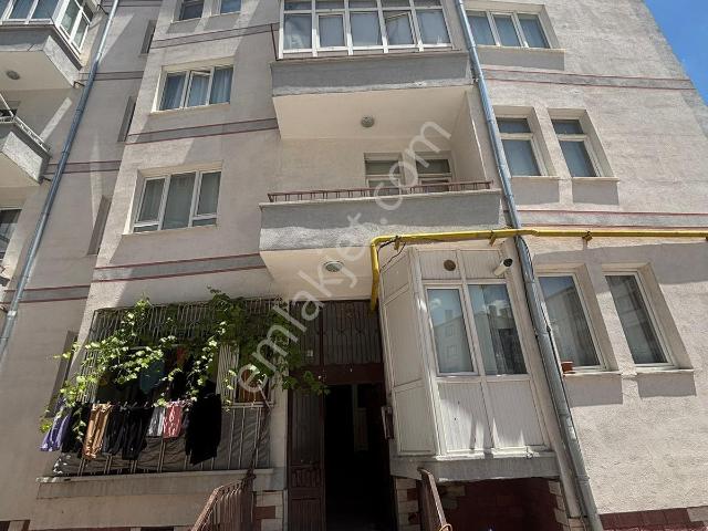 Ziya Gökalp Mahallesinde Mükemmel Konumda Satılık 3+1 Daire