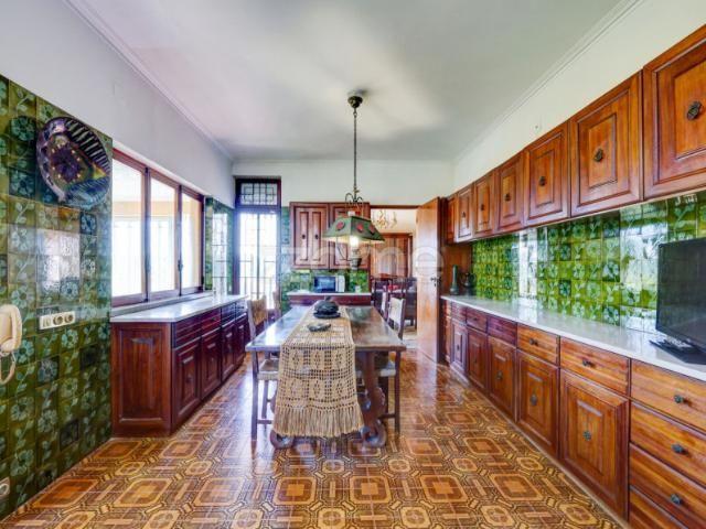 Zome Portugal Moradia T3 em Carcavelos – Conforto, Jardim e Excelente Localização ZMPT591811