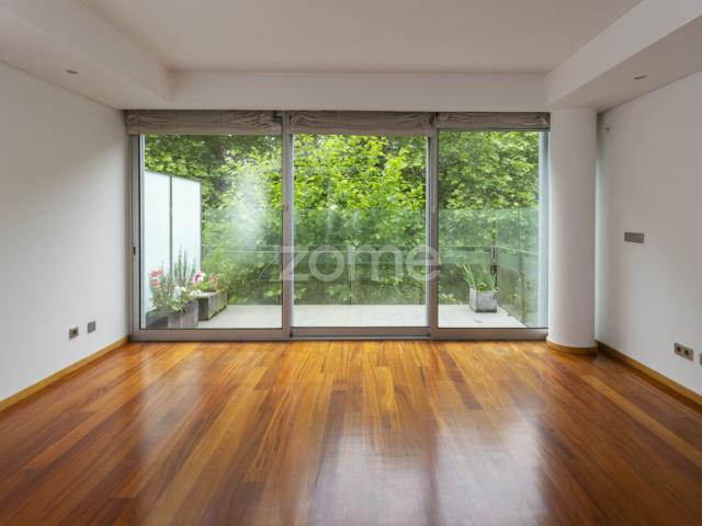 Zome Portugal Apartamento T4 para arrendar na Avenida do Parque PORTO ZMPT588225