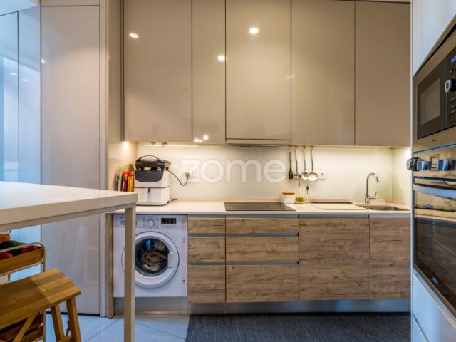 Zome Portugal Apartamento T2+1 em Arroios c/ 2 varandas e logradouro ZMPT593040