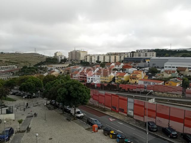 Zome Portugal Apartamento T2 no Cacém junto ao nó do IC19 / Estrada Paço d'Arcos ZMPT589472
