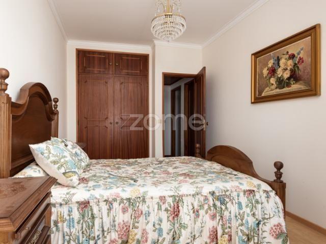 Zome Portugal Apartamento T3 para arrendar mobilado, com muita luz. ZMPT591493