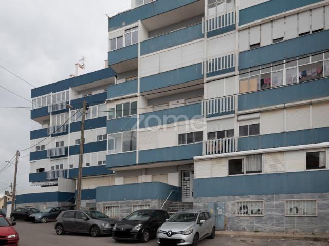 Zome Portugal Apartamento T3 para arrendar mobilado, com muita luz. ZMPT591493