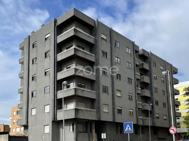 Zome Portugal T4 para arrendamento em Maninhos, Cidade da Maia ZMPT593851