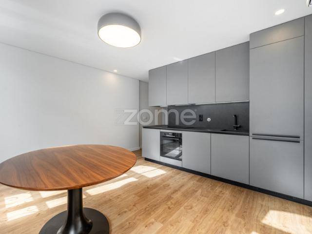 Zome Portugal T2 Premium no Centro de Braga | Mobilado, Equipado e Luminoso ZMPT592425