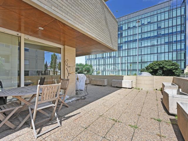 Zome Portugal T3 em condomínio fechado em Ramalde,com terraço e 2 lugares de garagem ZMPT591746