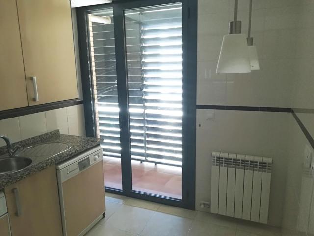ZONA AZUCARERA. PISO SEMINUEVO CON PLAZA DE GARAJE Y TRASTERO INCLUIDOS