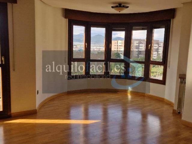 ZONA CLUB DEPORTIVO | 1.050 €, 110 m²
