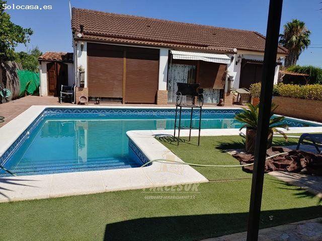 ZONA HIGUERON 2 CASAS y PISCINA en una Parcela de 1.500 m2