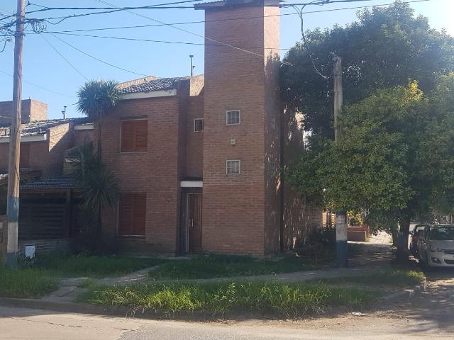 ZONA SUR. SAN FERNANDO. DUPLEX TRES DORMITORIOS. COCHERA PATIO. $1.350.000