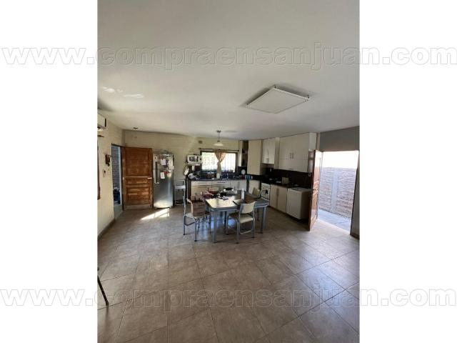 Zona Uvt Casa 3 Dormitorios, 2 Baños, Amplio Living Comedor, Cochera Doble, Pileta $1.100.000 Tel. 264 6296308