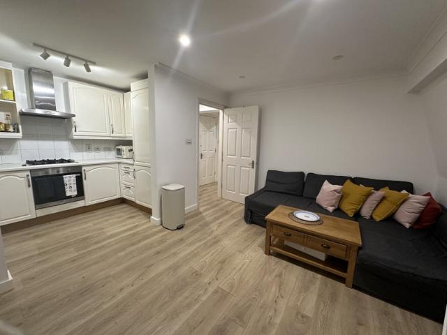 Zone1, garden facing quiet. Whole flat from March