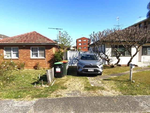 ZONE R4 HIGH RISE APARTMENT IN THE HEART OF FAIRFIELD