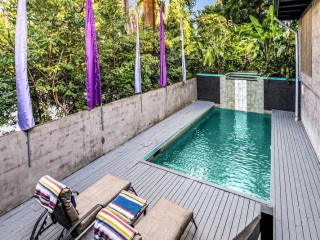 Zoned Commercial & Residential!