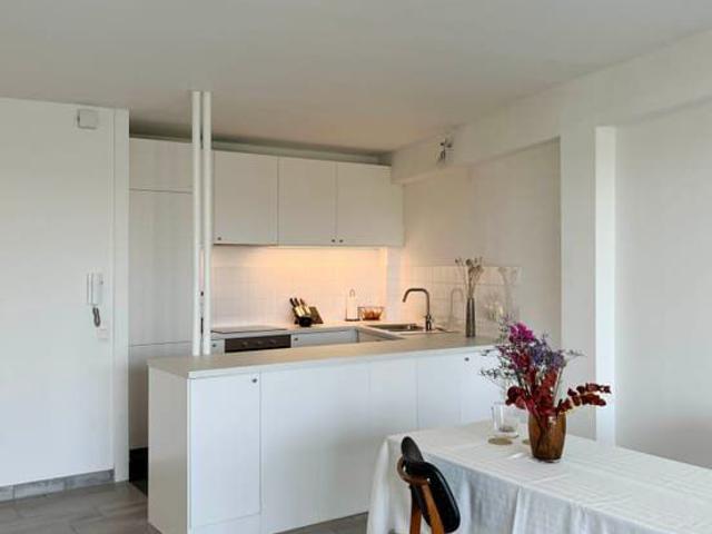 Zonnig 2 slaapkamer appartement nabij Gent Sint Pieters