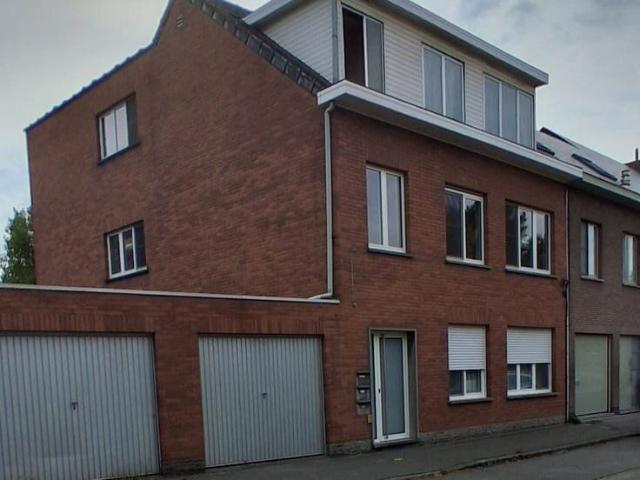 zonnig 2 slaapkamer appartement nabij Sint Pieters station