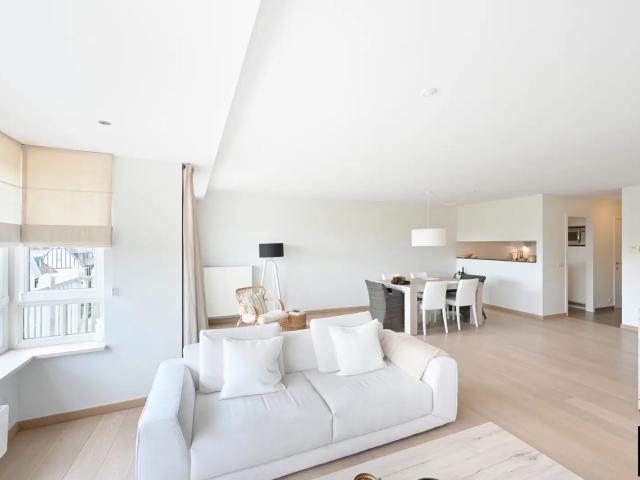 Zonnig appartement met subliem zicht over het te Zoute [Kustlaan]