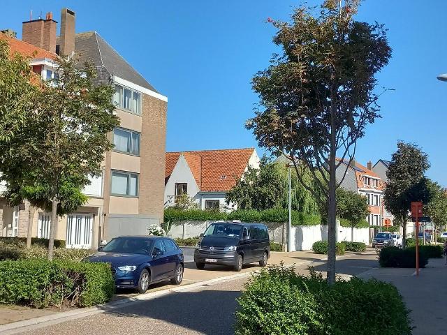 Zonnig, gerenoveerd appartement met 3 slaapkamers