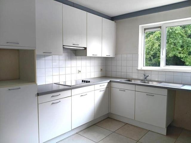 Zonnig en ruim app met 2 slpk, bur, terras en garage