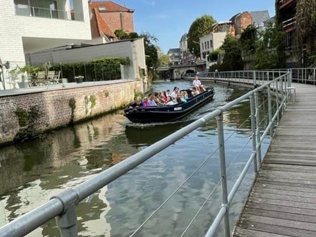 Zonovergoten penthouse met 2 slaapkamers en ruime terrassen