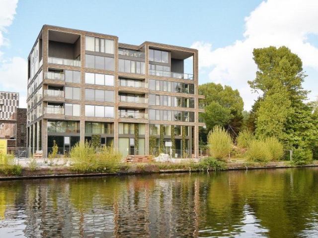 ZODIAKPLEIN, BINCKKADE, GESTOFFEERD, € 2750, EXCLUSIEF G.W.E