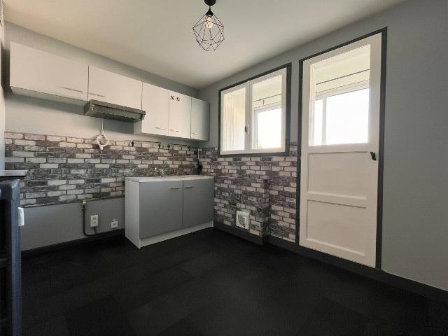 ZOLA Appartement Trois pièces avec cave et stationnement